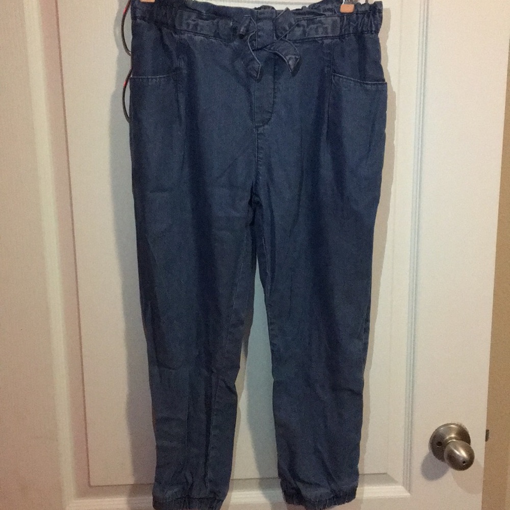 Wonder Nation Chambray Cropped Joggers L